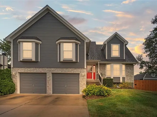 1007 NW Long Dr, Grain Valley, MO 64029