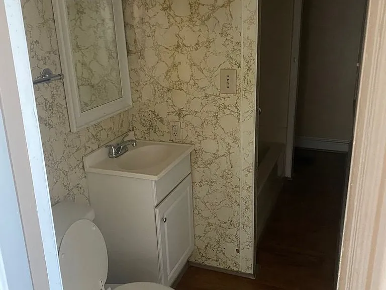 523 Walnut St — Photo 2