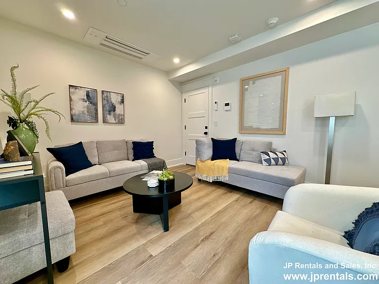 4459 Washington St #2 — Photo 5