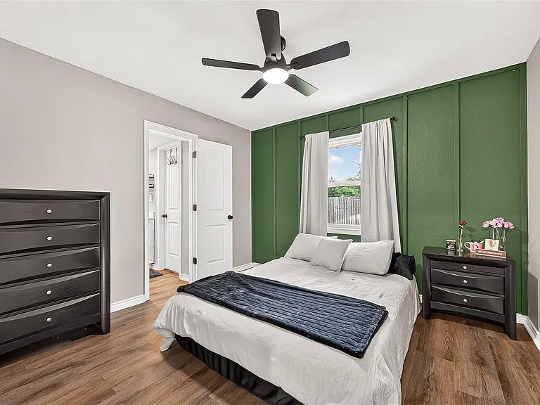 1005 Avenue D — Photo 31