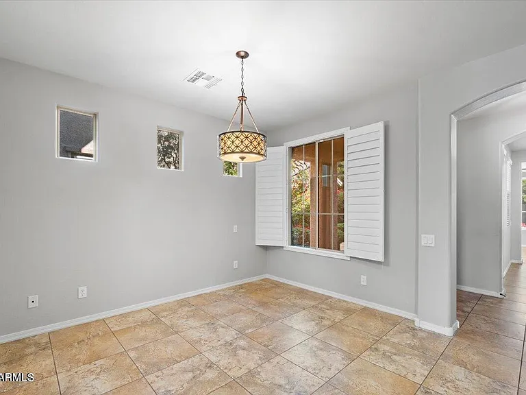 3734 E Matthew Dr — Photo 4