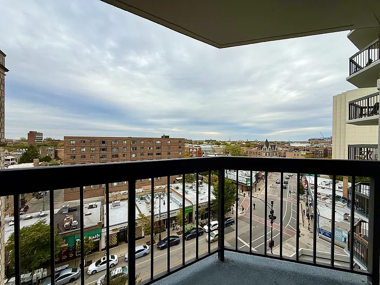 2535 N Clark St #809 — Photo 6