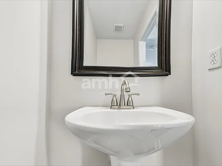 921 Sundance Dr — Photo 10