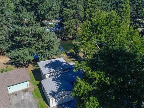 3rd image of 621 NE 127th Ave