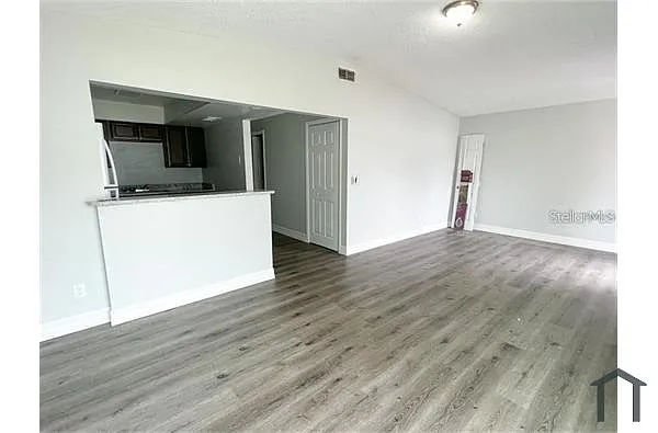 Building Photo - 3008 Saint Paul Dr #3014