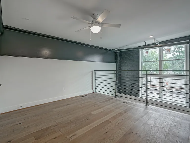 4028 Macarthur Ave #5 — Photo 12