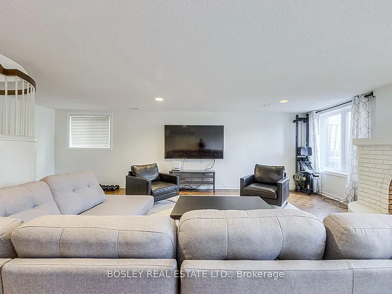 98 Sherwood Ave — Photo 37