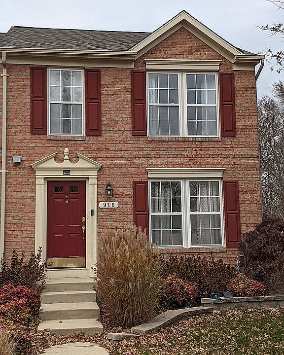 1st image of 916 Deerberry Ct