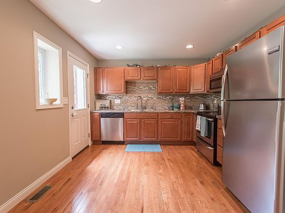 5th image of 927 Winsray Ct