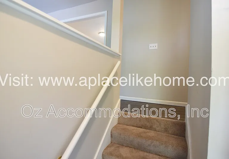 5521 Perry Ln — Photo 8