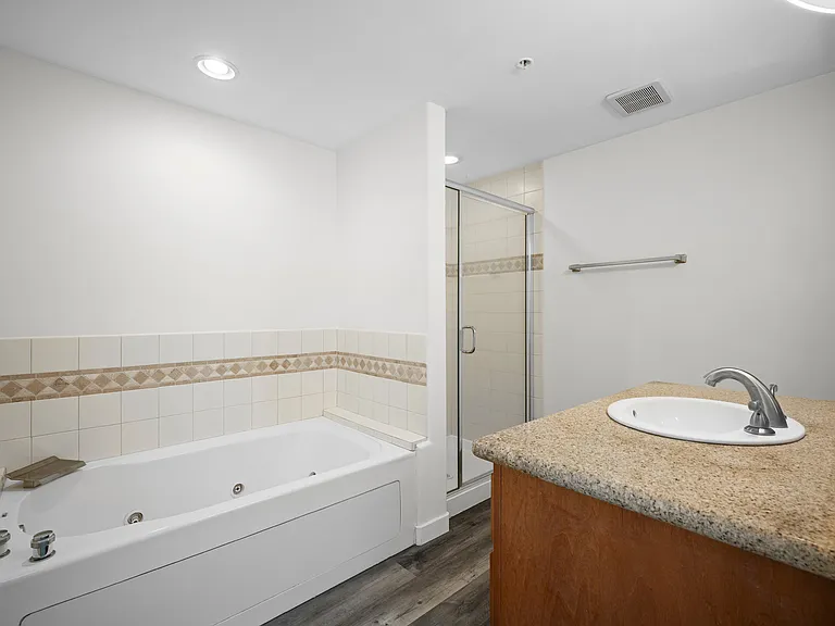 5521 Kester Ave #23 — Photo 17