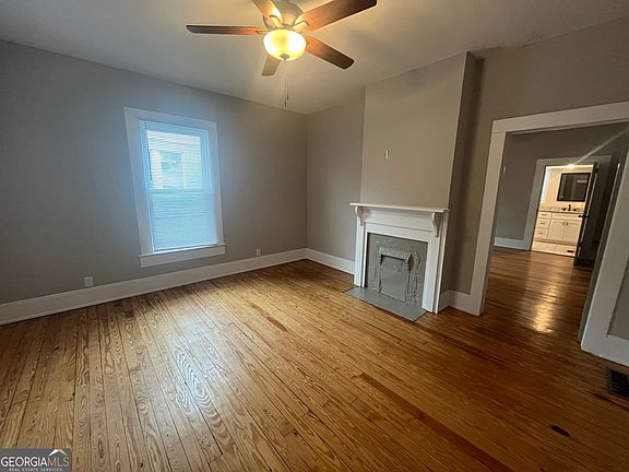 5th image of 14 Hazel St