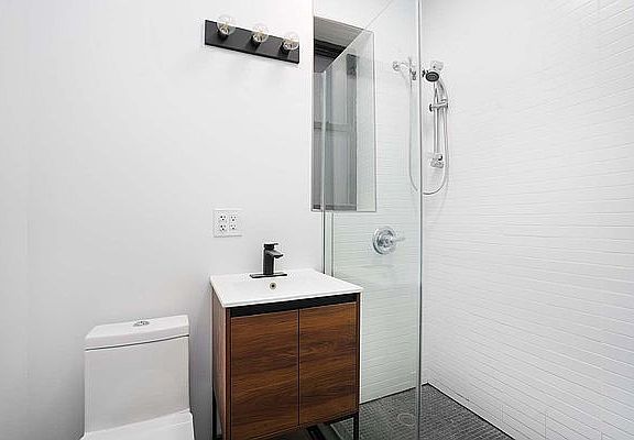3rd image of 446 W 55th St #16