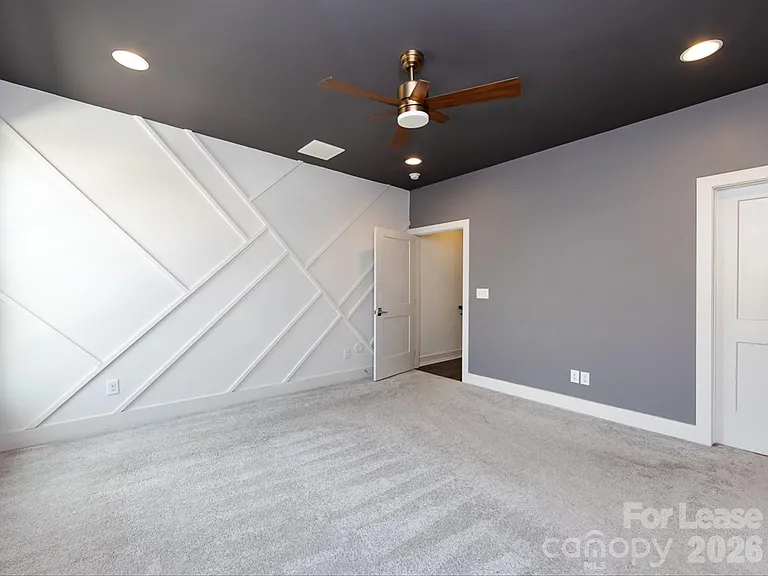 1207 E 36th St #3 — Photo 24
