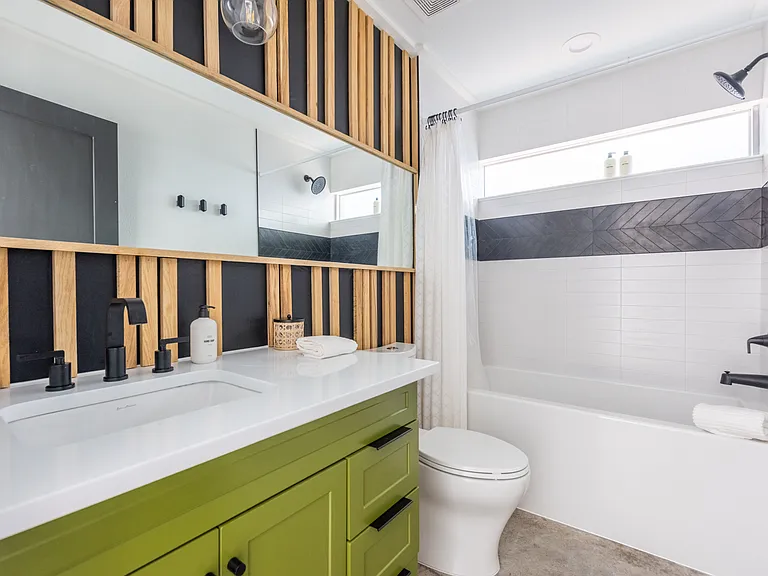 2202 Santa Rosa St — Photo 24