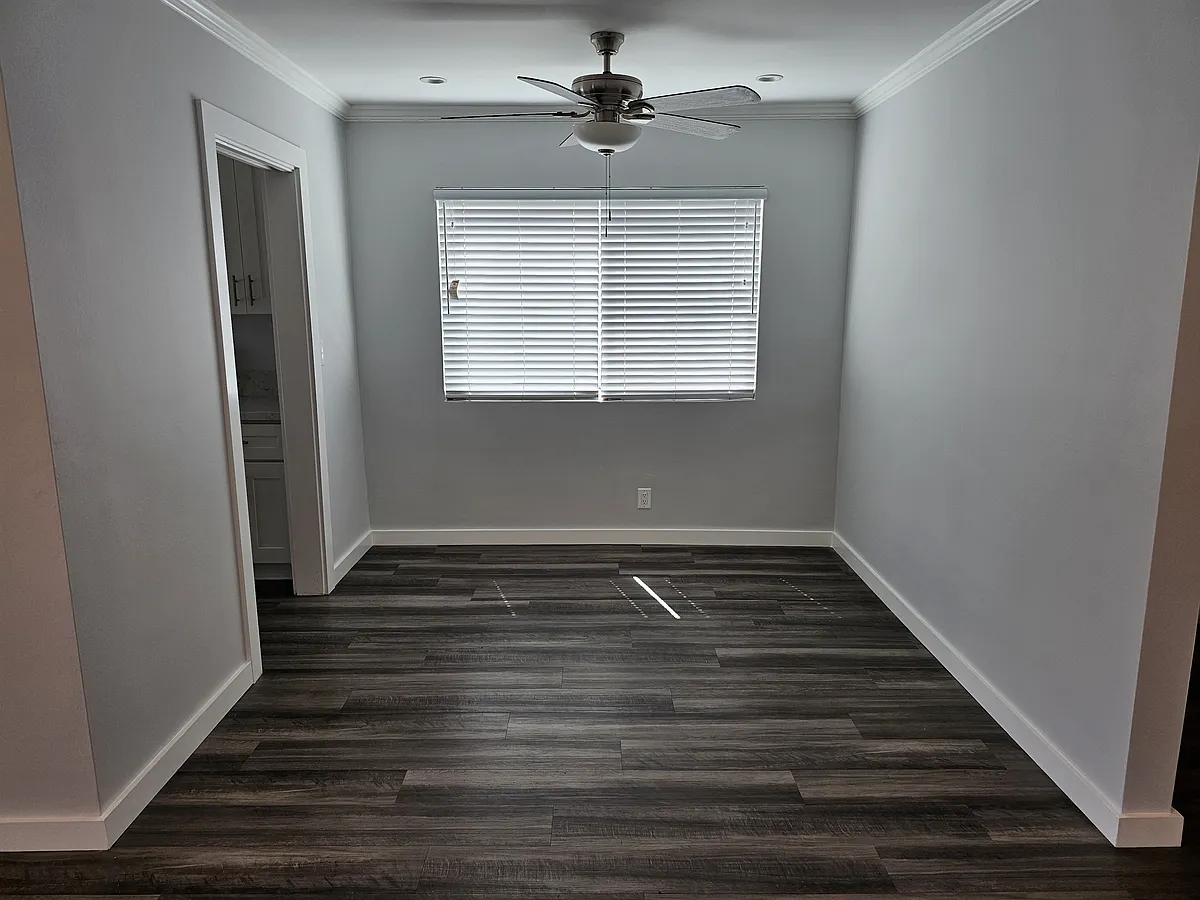 Photo 2 of 12 - 525 N Flores St #5 - West Hollywood, CA Building Photo - 525 N Flores St #5