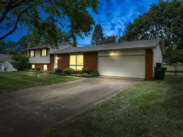 18301 Clairmont Dr, South Bend, IN 46637