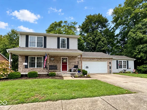 894 Lincoln Heights Dr, Martinsville, IN 46151