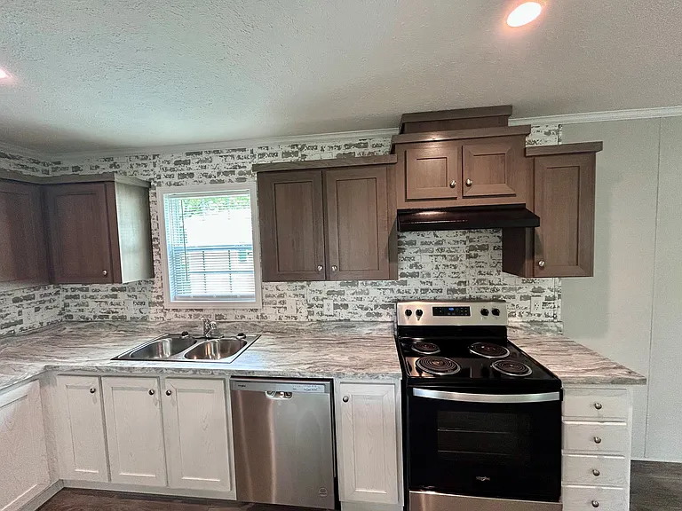 Hickory Knoll — Photo 22