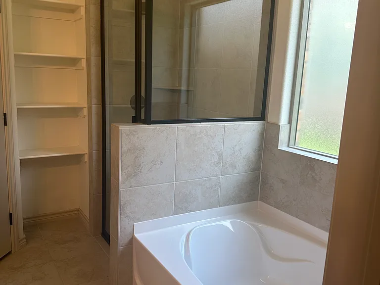 2712 Shirley Dr — Photo 5