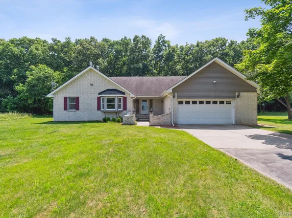 5846 Katie Ln, Ann Arbor, MI 48105