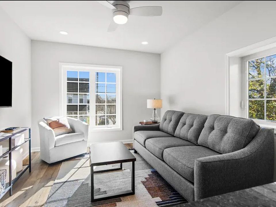 1st image of 215 E Linden St Unit 3