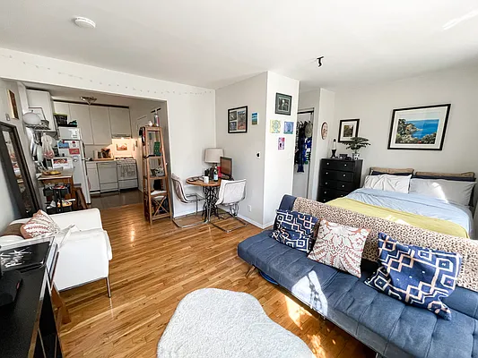 Rented by Highline Residential | media 8