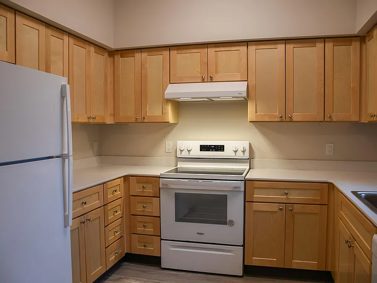 Kirkland Heights Apartments — Photo 15