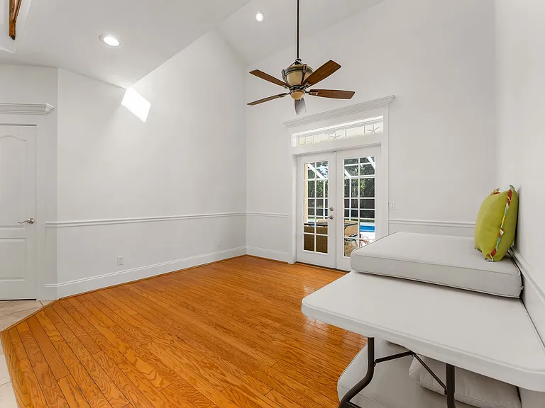 102 Sunset Cir — Photo 5