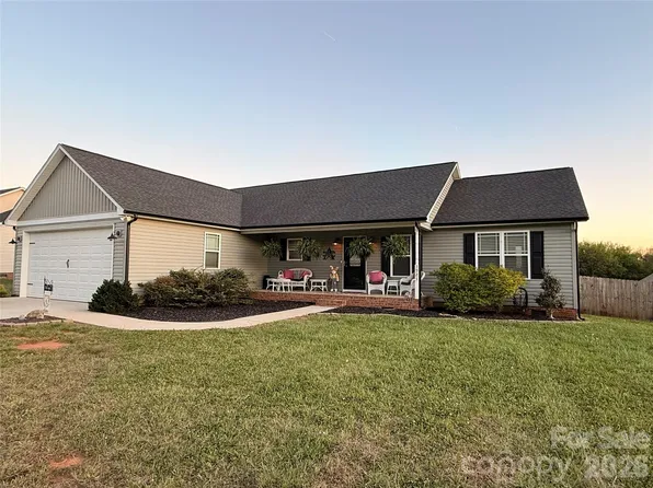 3923 Ritchie Rd, Lincolnton, NC 28092