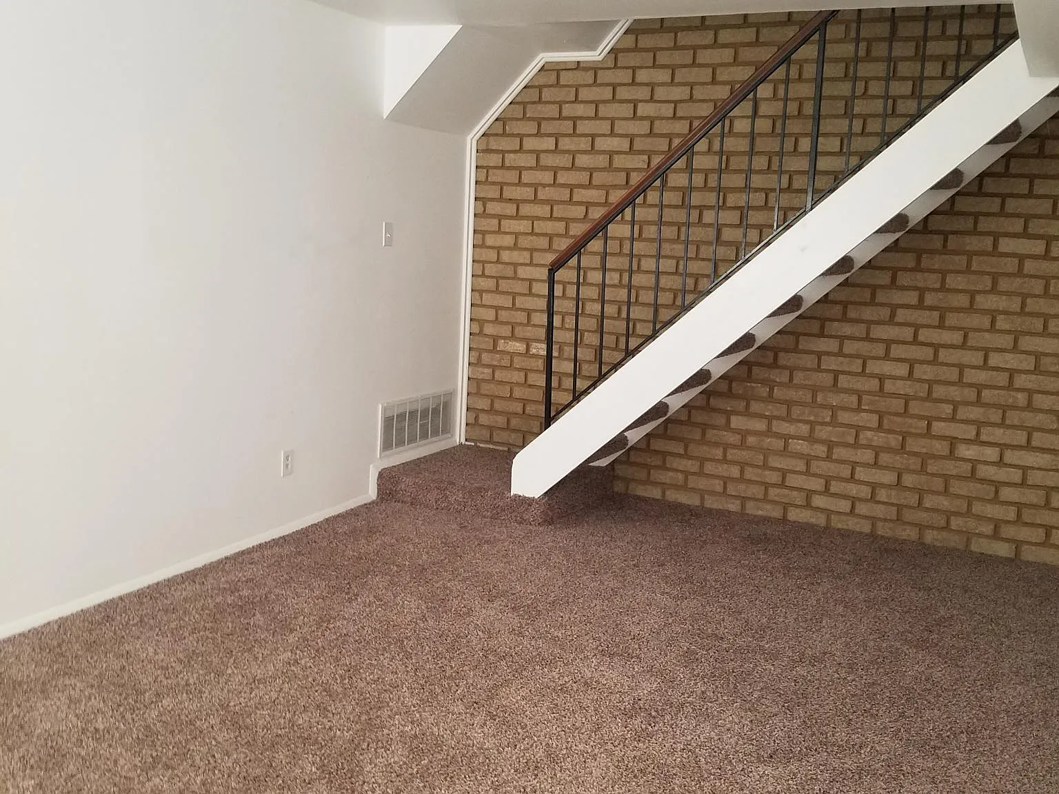 1723 Fountain Rock Way — Photo 3