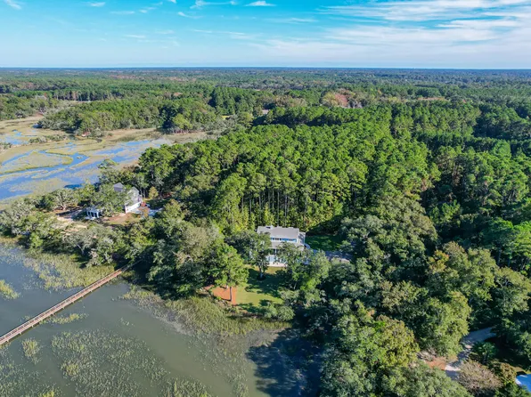 1358 Polly Point Rd, Wadmalaw Island, SC 29487