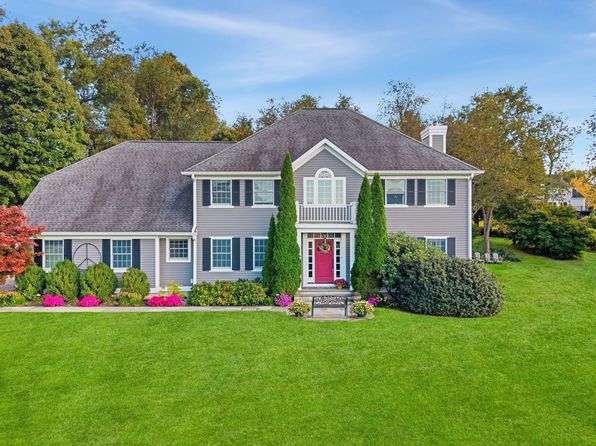 61 Watergate Dr
