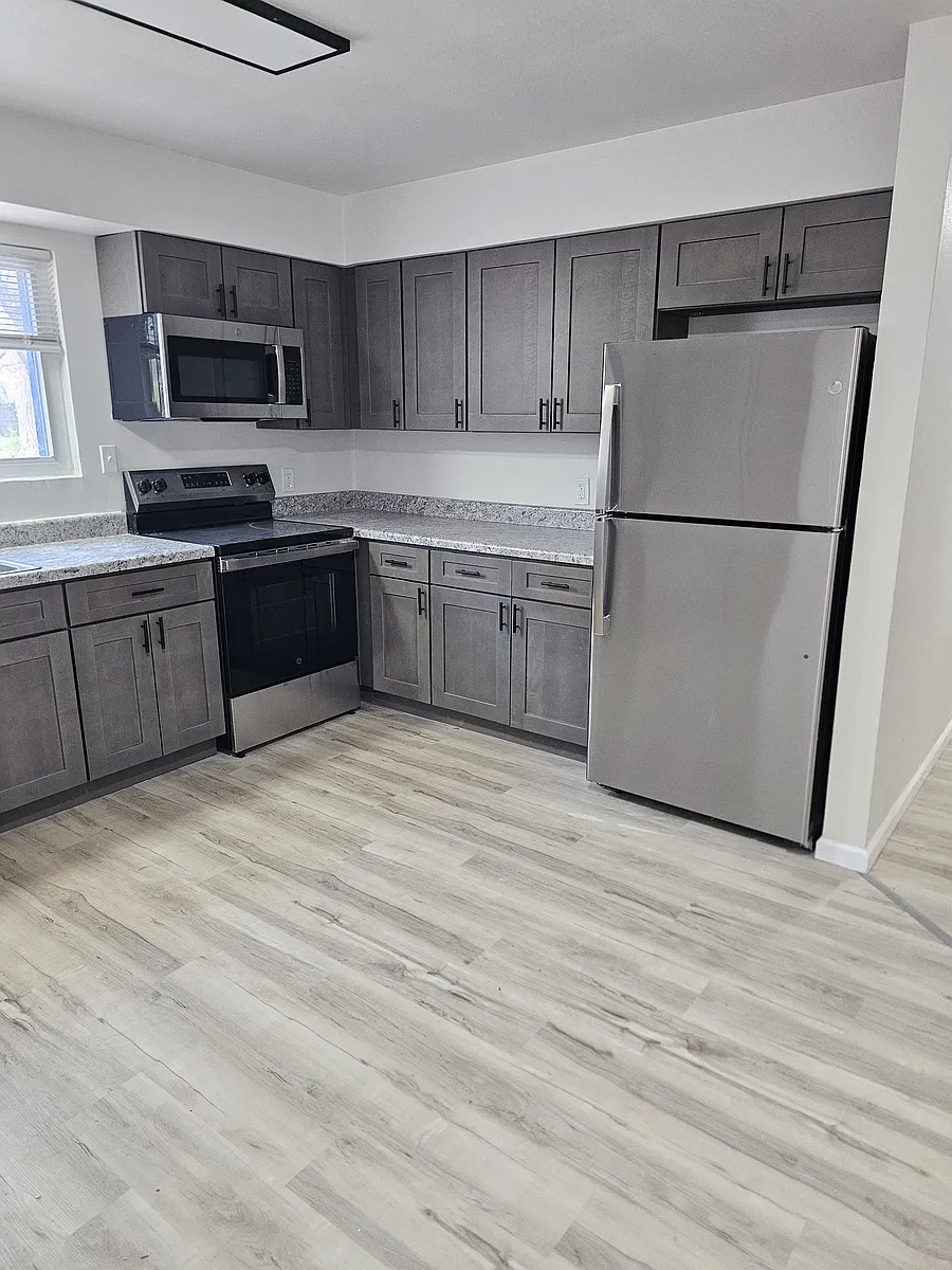 Building Photo - 32 N 98th St #1