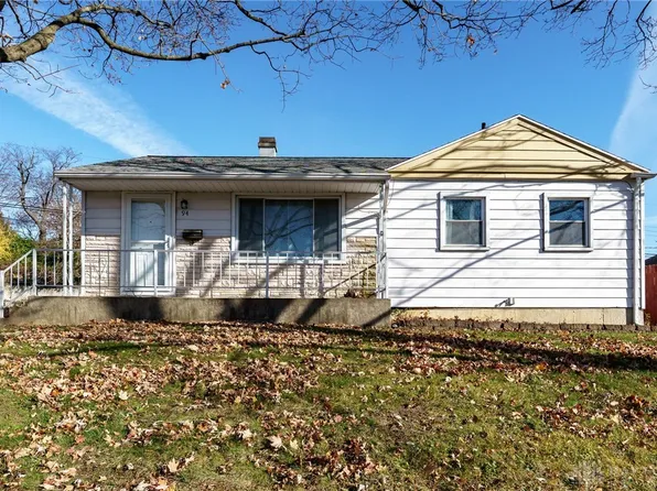 94 Circle Dr, Fairborn, OH 45324