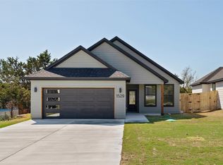 1529 Corona Dr, Granbury, TX 76048