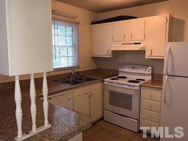 2nd image of 1621 Crest Rd #3