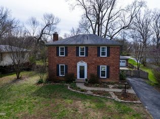 6426 Regency Ln, Louisville, KY 40207