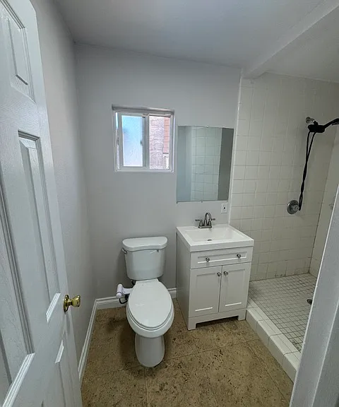581 Brighthaven Ave #B — Photo 7