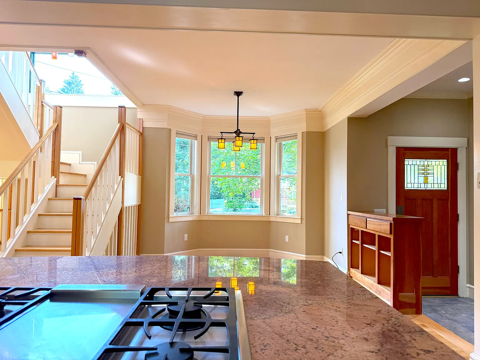 5 bed, 3592 sqft, $8,000 — Photo 4