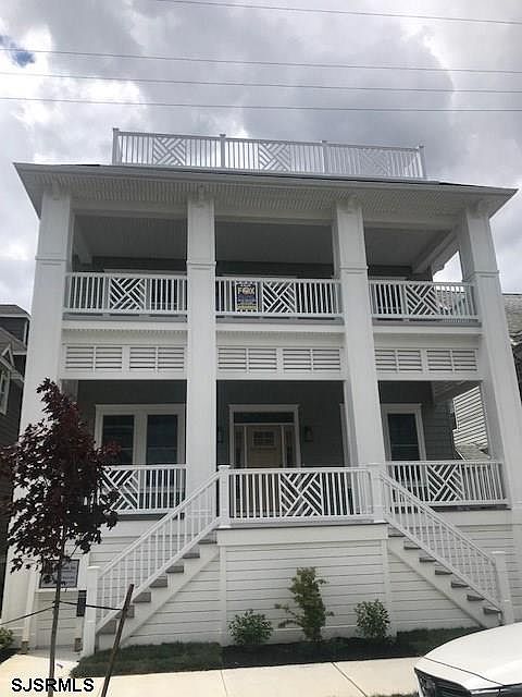 1st image of 910 4th St #2