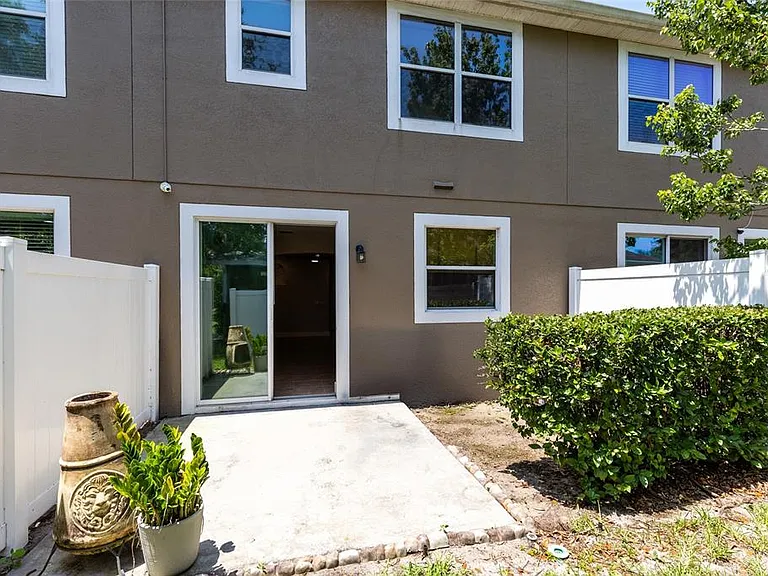 9625 Silver Buttonwood St — Photo 21