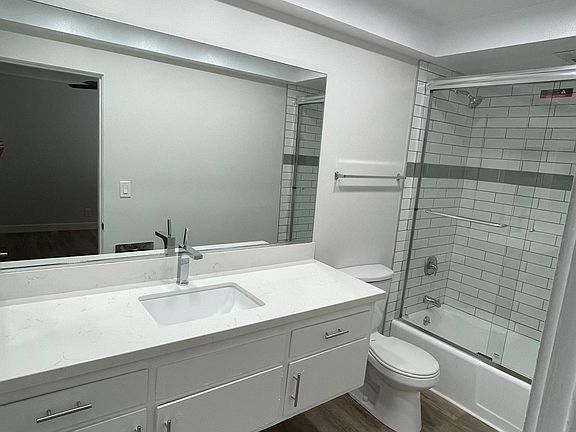 4th image of 11 S Termino Ave #309