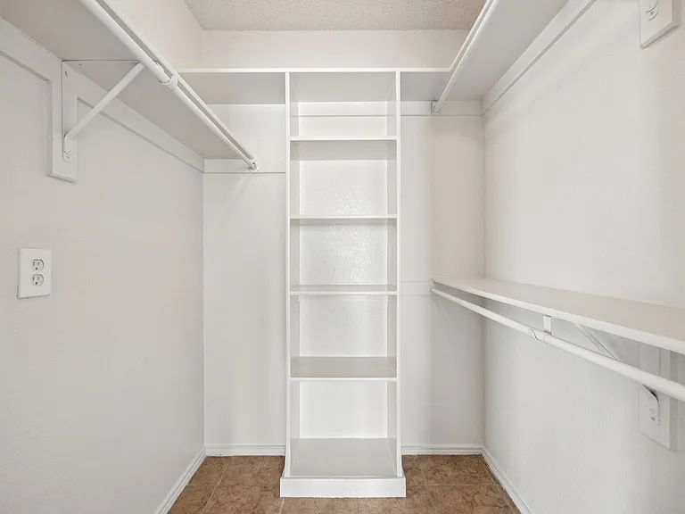 1602 Develon Dr — Photo 17