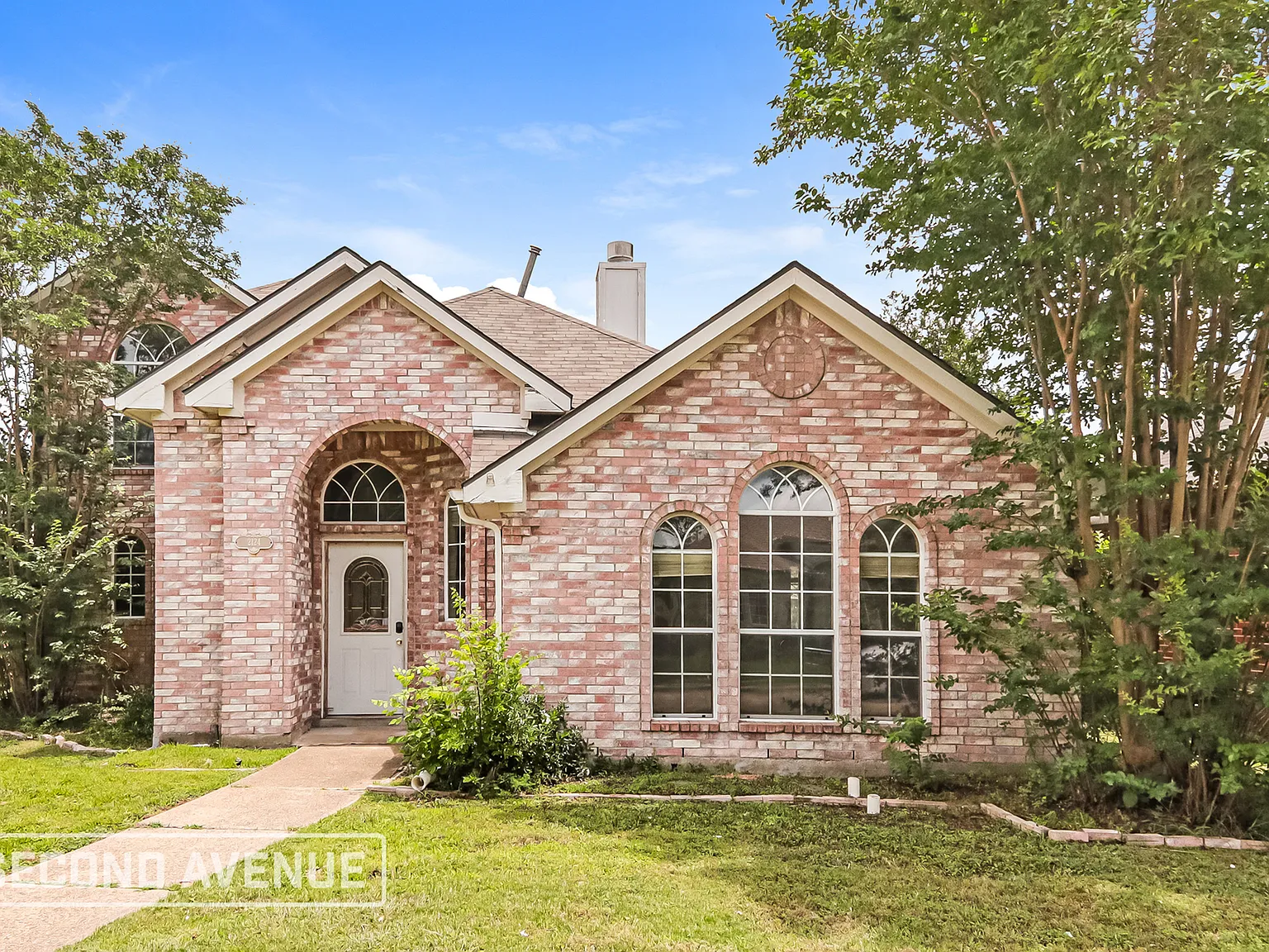 4 bed, 2.5 bath, 1950 sqft, $2,699 — Photo 1