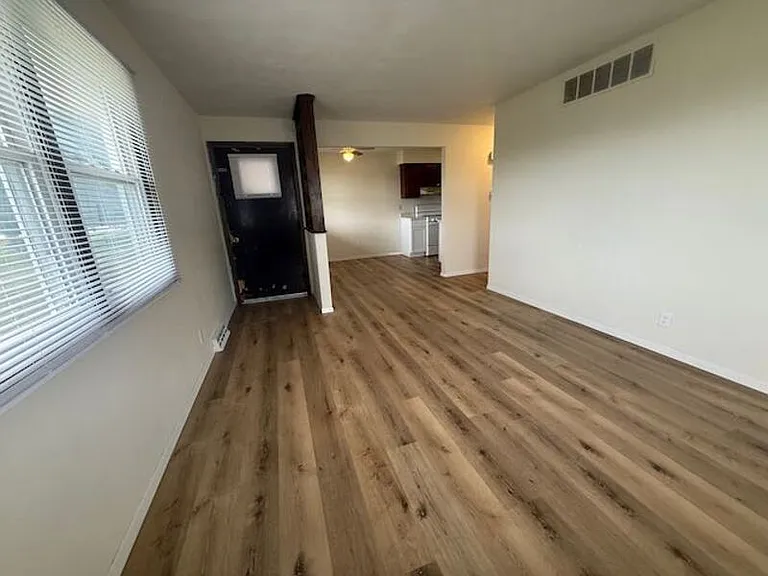 409 N Murphy Rd — Photo 2