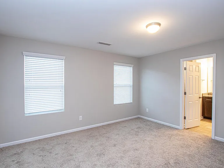 535 Calen Ln — Photo 8