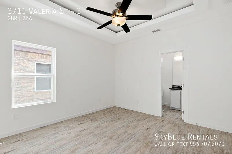 "Charming 2-Bed, 2-Bath Apartment with Spacious Layout in Edinburg!" — Photo 4