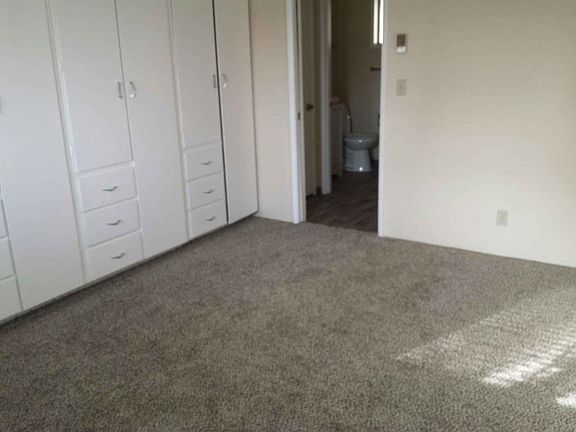 4th image of 435 Holly St #12