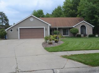 11114 Oak Pointe Trl, Fort Wayne, IN 46845